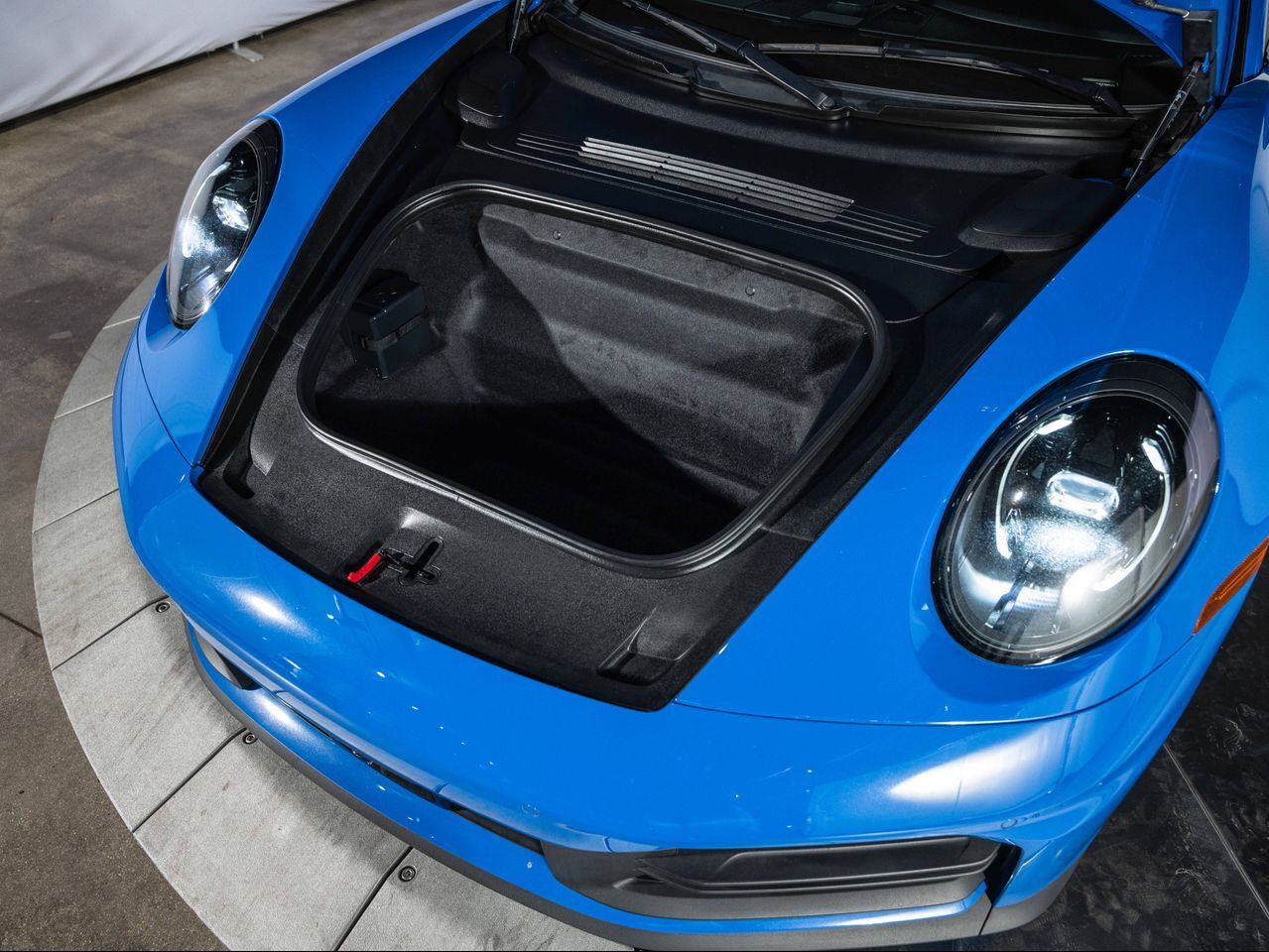 2025 Porsche 911 photo 12