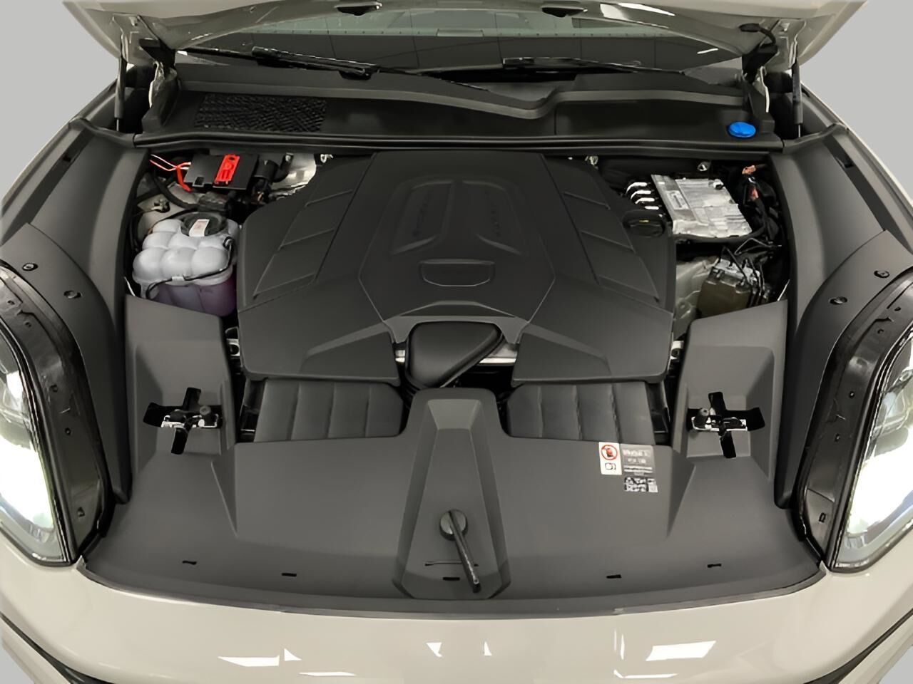 2025 Porsche Cayenne Appleton WI