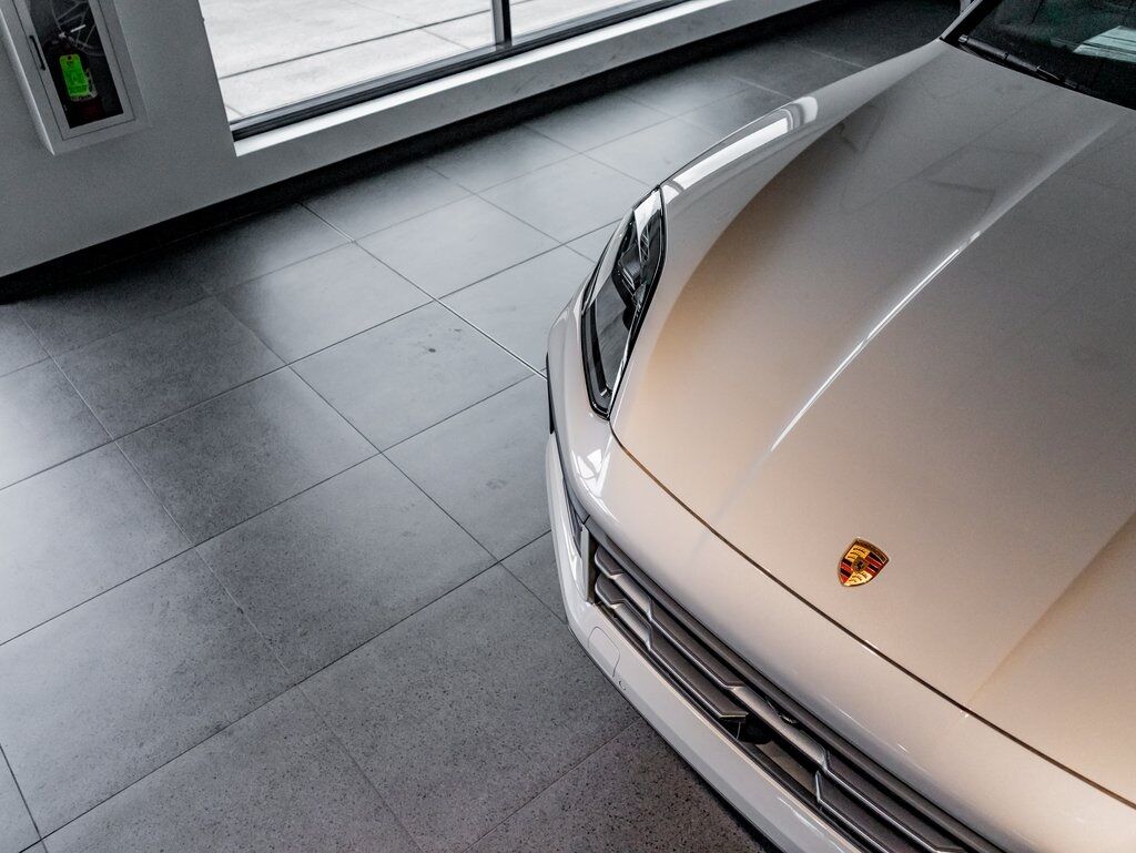 2025 Porsche Cayenne photo 30