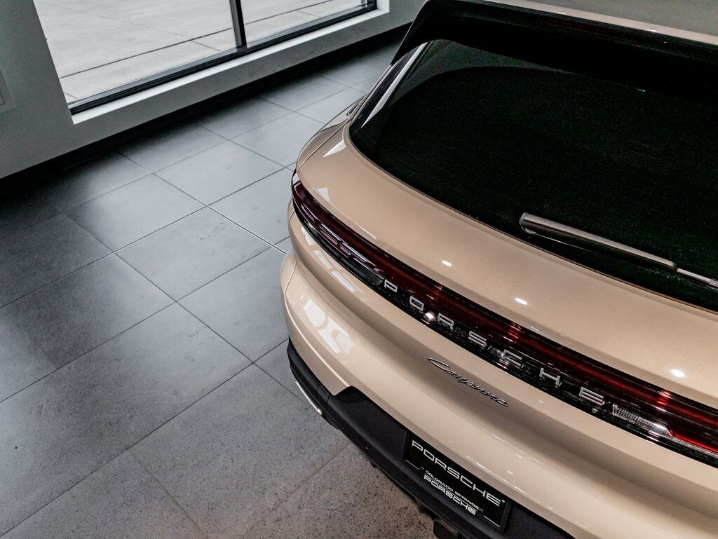 2025 Porsche Cayenne photo 31