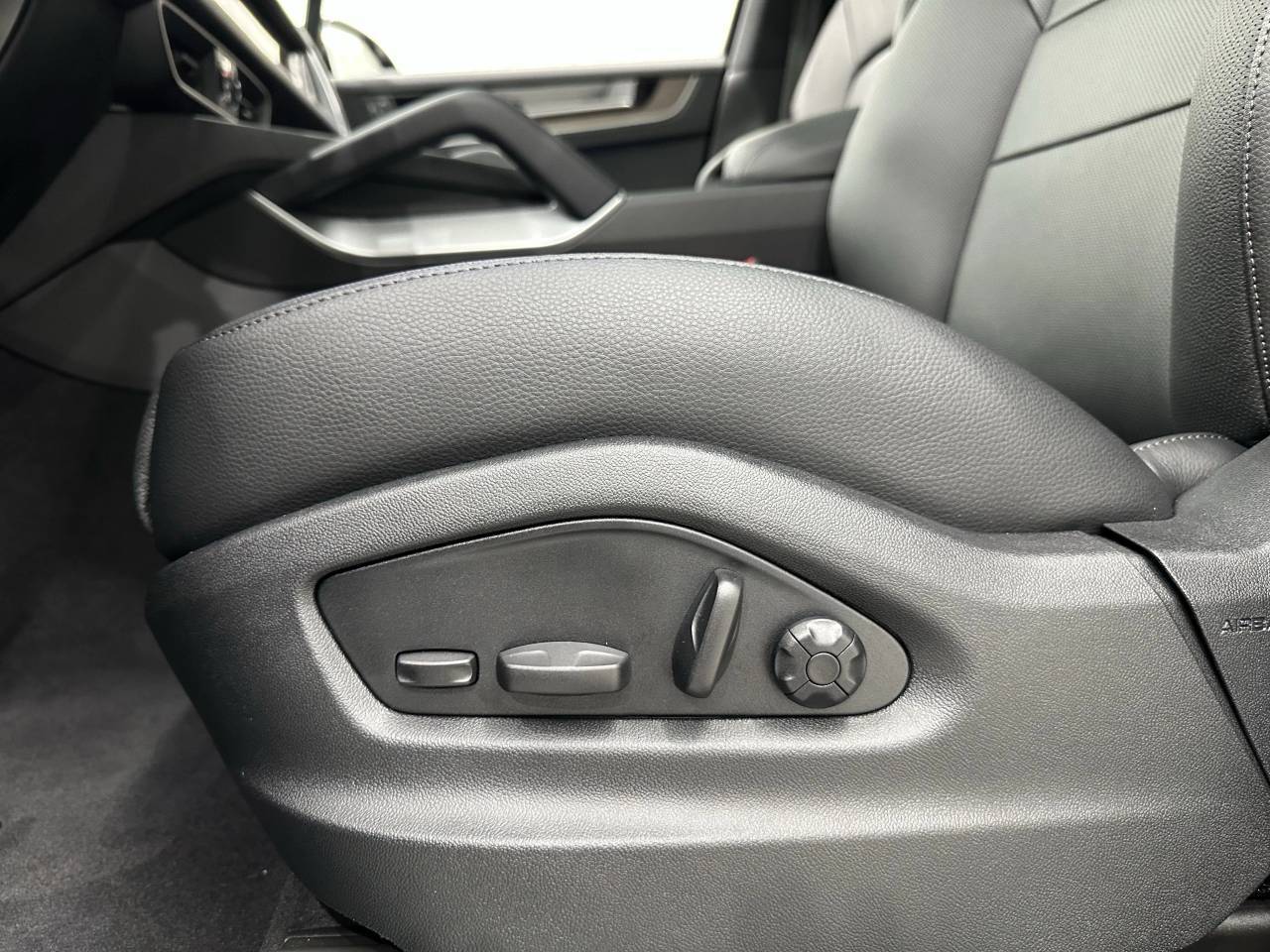 2025 Porsche Cayenne Newark DE