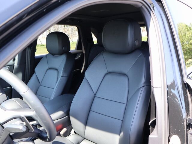 2025 Porsche Cayenne  Oshkosh WI