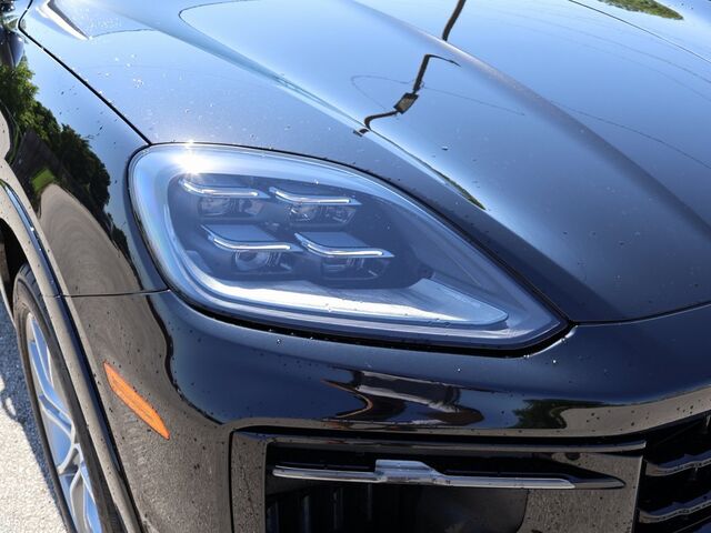 2025 Porsche Cayenne  Oshkosh WI