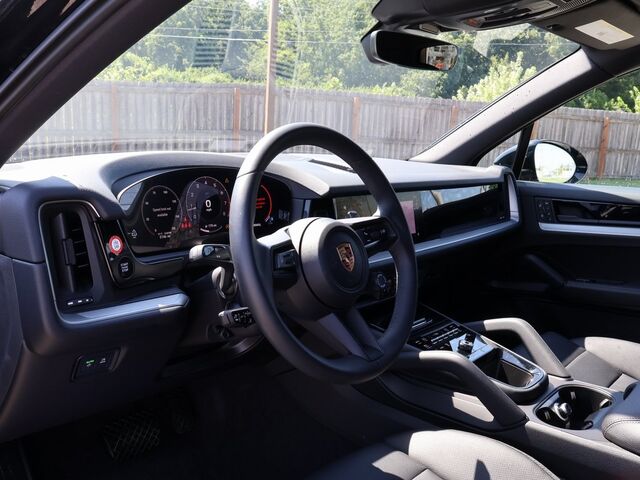 2025 Porsche Cayenne  Oshkosh WI