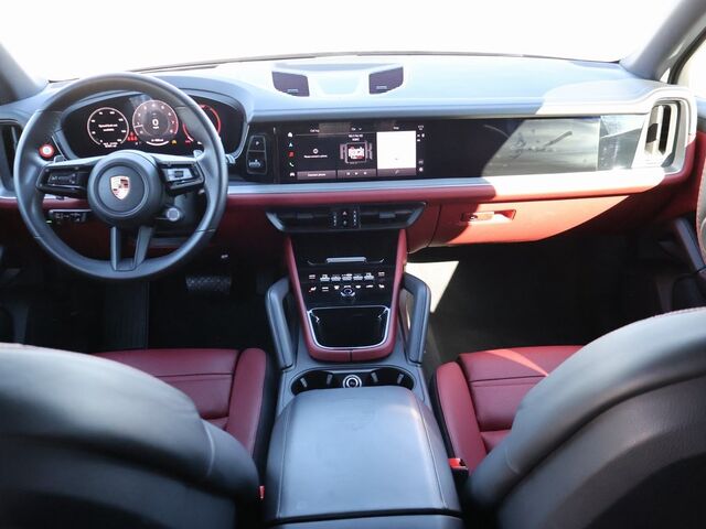 2025 Porsche Cayenne  Oshkosh WI