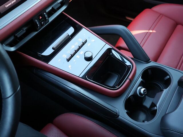 2025 Porsche Cayenne  Oshkosh WI