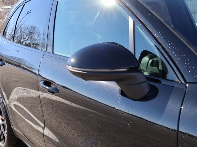 2025 Porsche Cayenne  Oshkosh WI