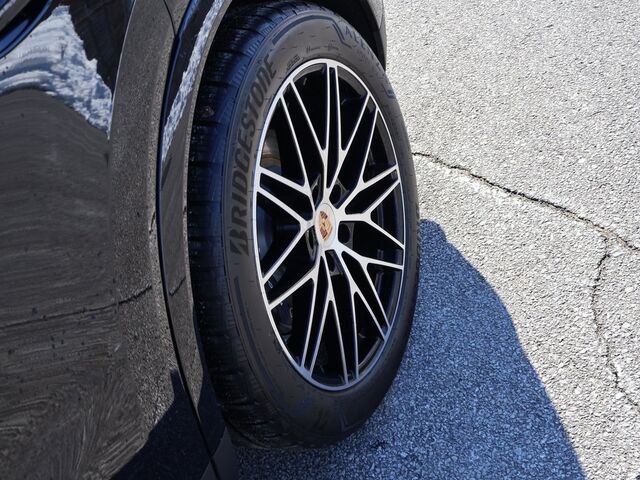 2025 Porsche Cayenne  Oshkosh WI
