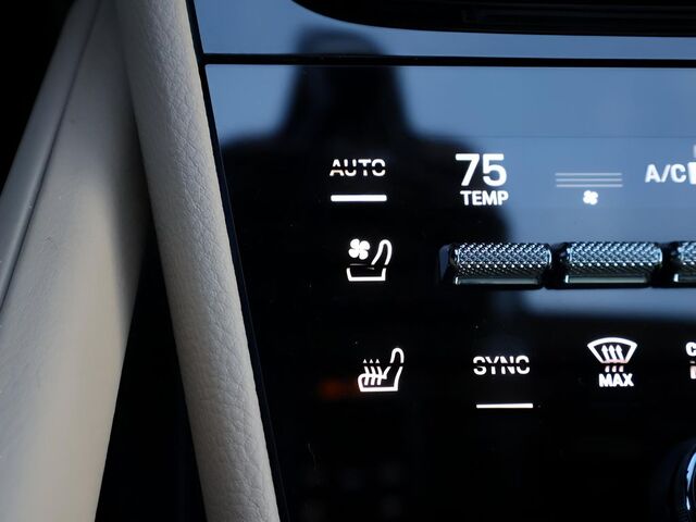 2025 Porsche Cayenne  Oshkosh WI