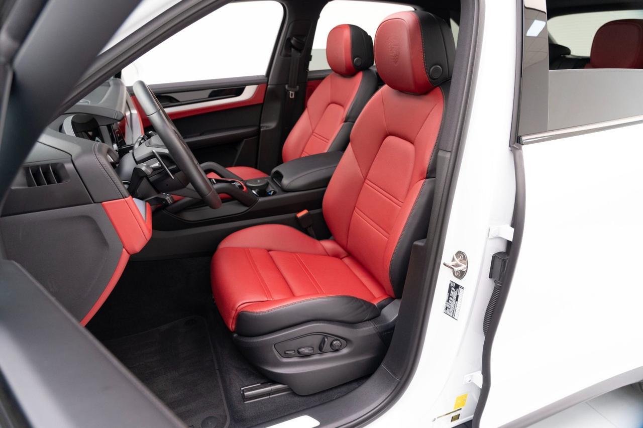 2025 Porsche Cayenne Pompano Beach FL