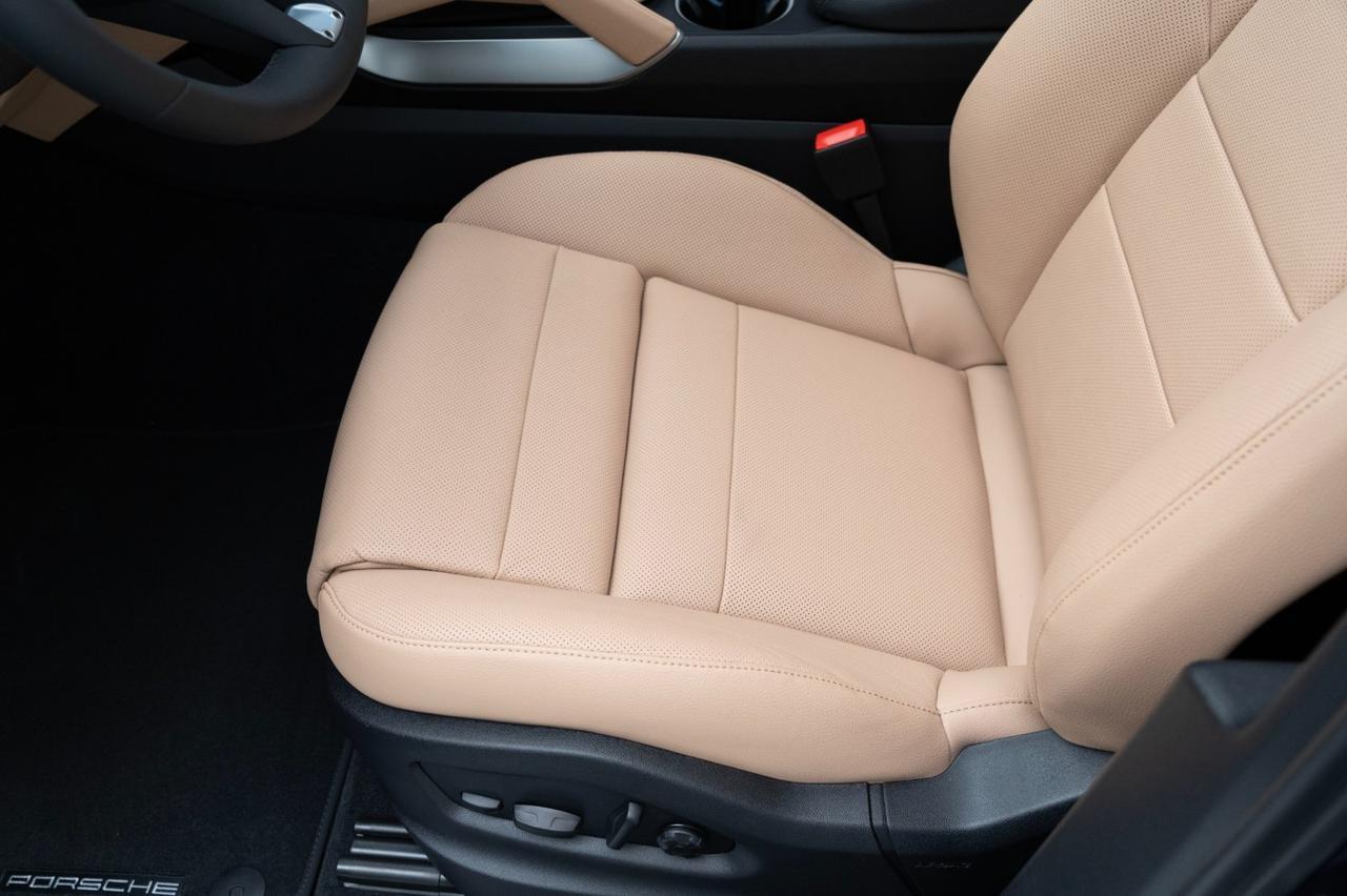 2025 Porsche Cayenne Pompano Beach FL