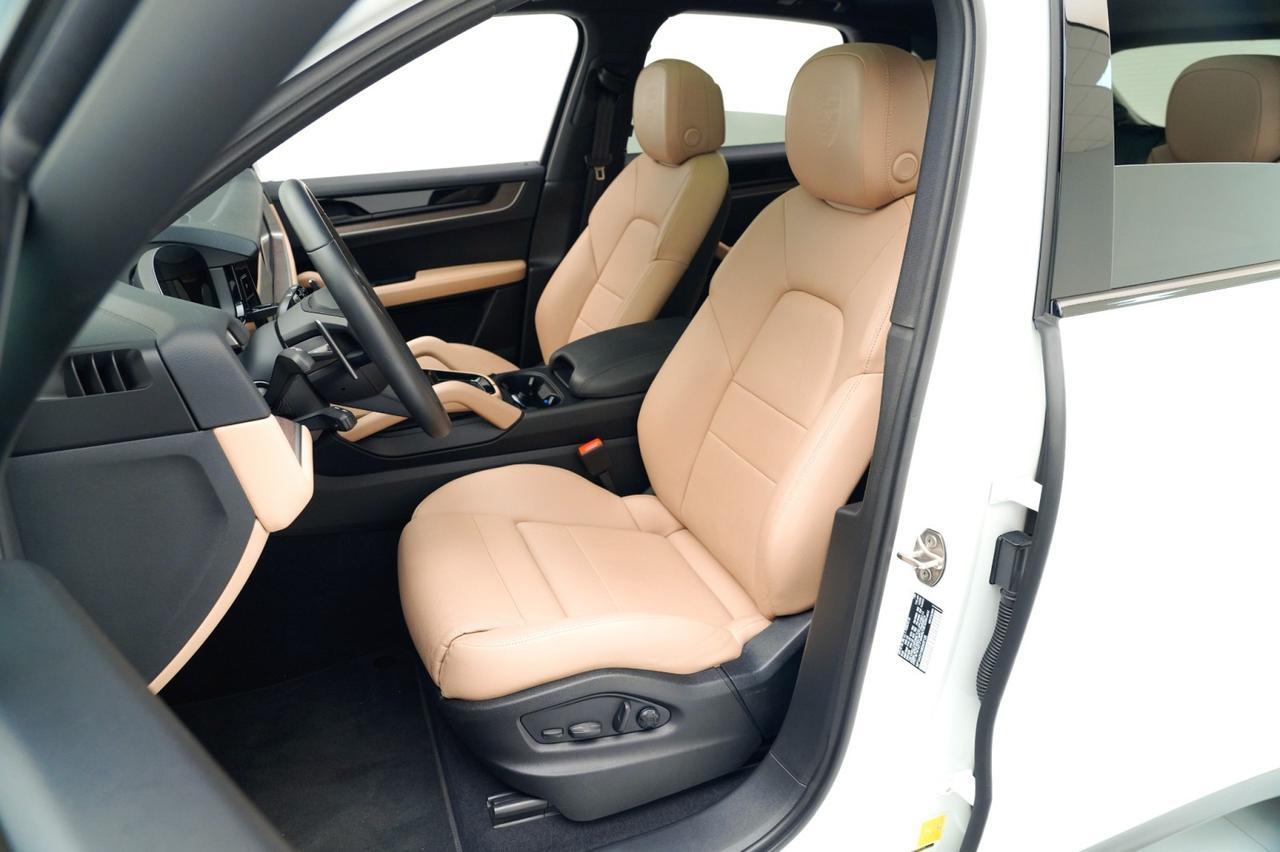 2025 Porsche Cayenne Pompano Beach FL