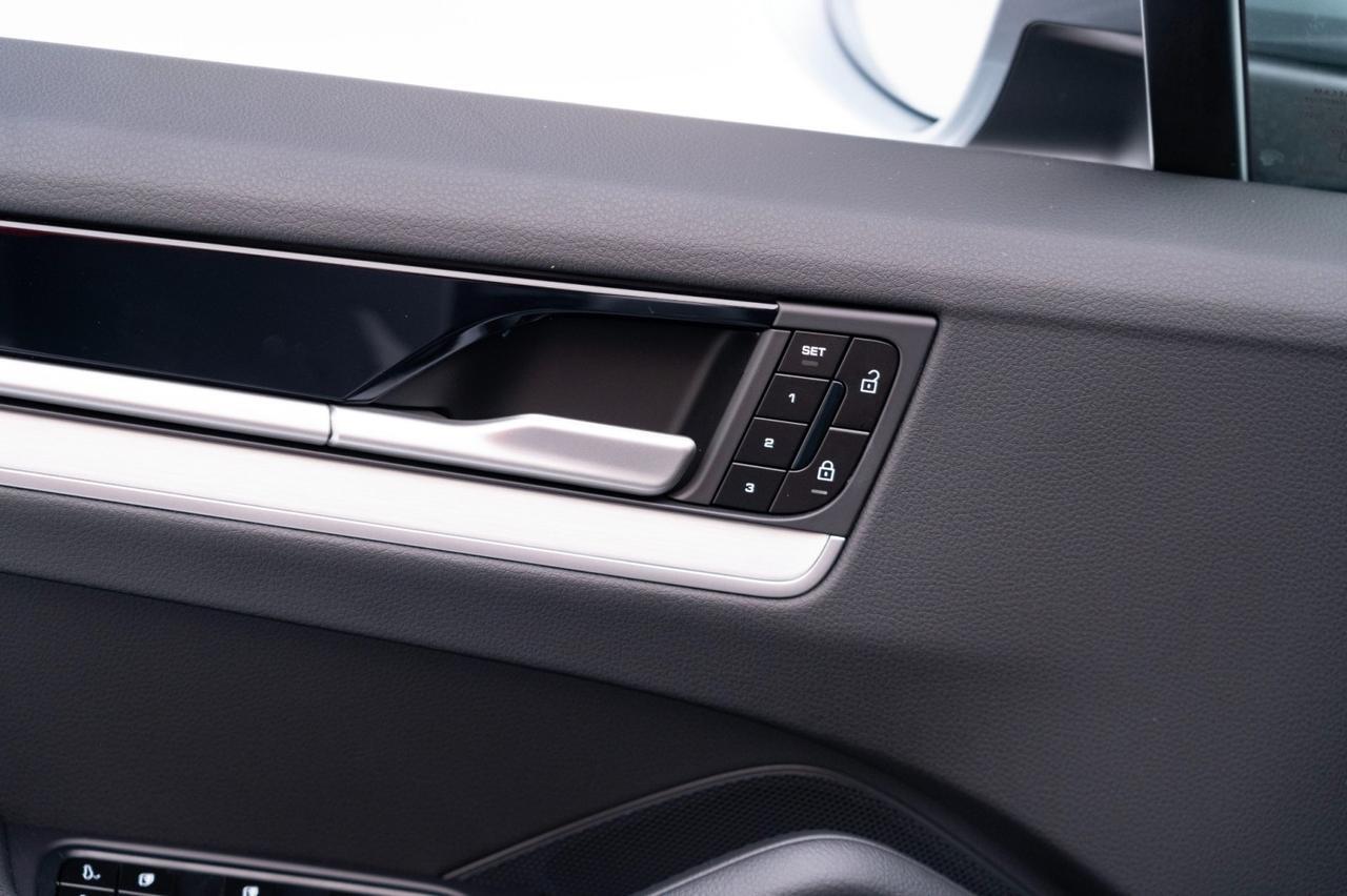 2025 Porsche Cayenne Pompano Beach FL