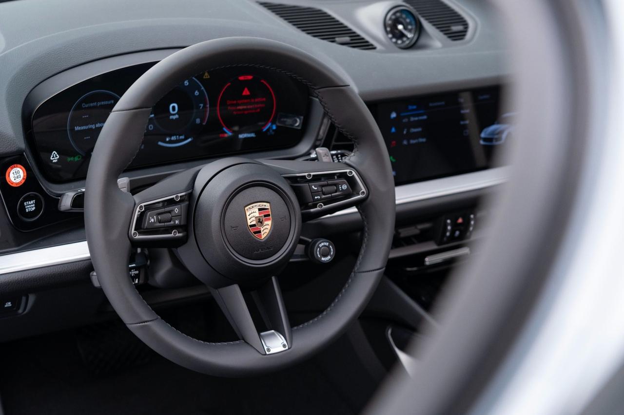2025 Porsche Cayenne Pompano Beach FL