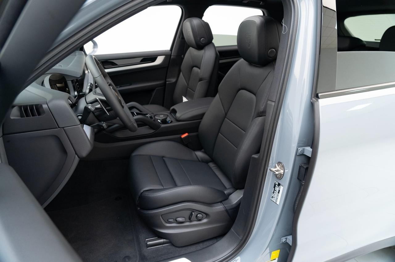 2025 Porsche Cayenne Pompano Beach FL