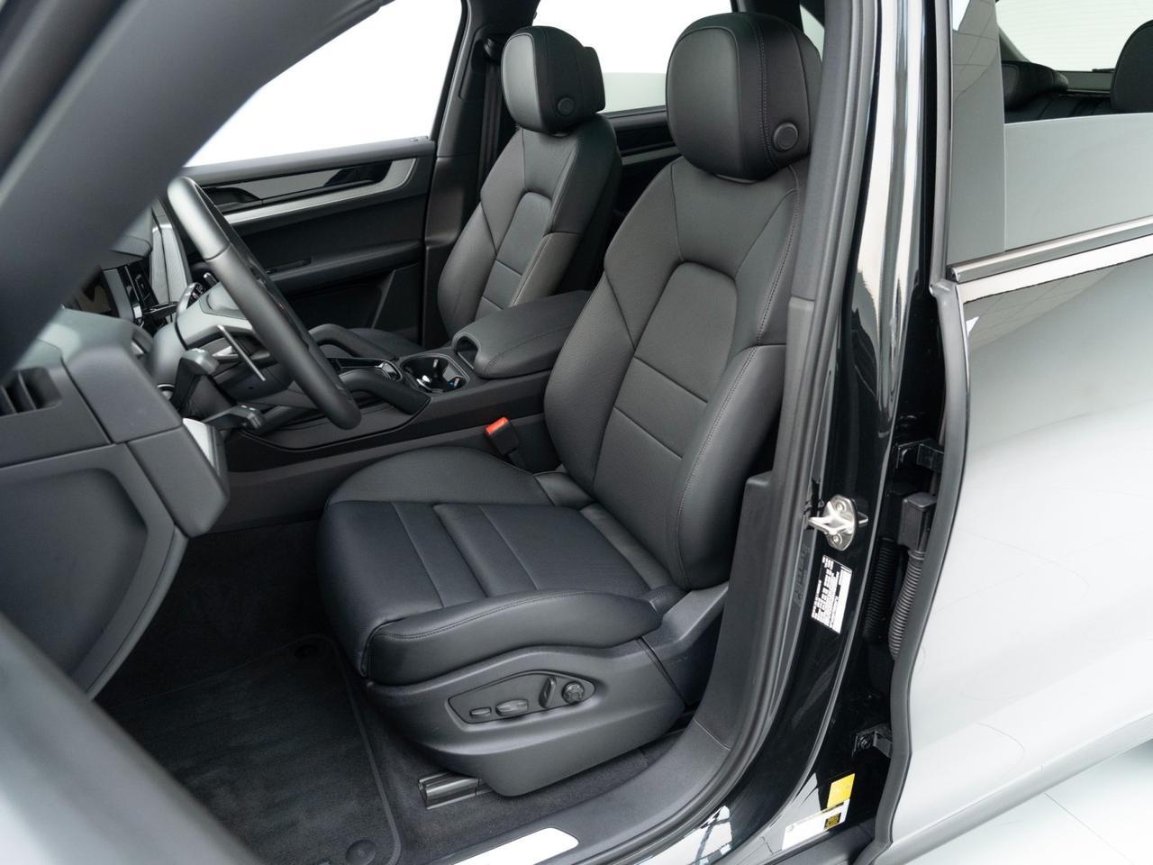 2025 Porsche Cayenne Pompano Beach FL