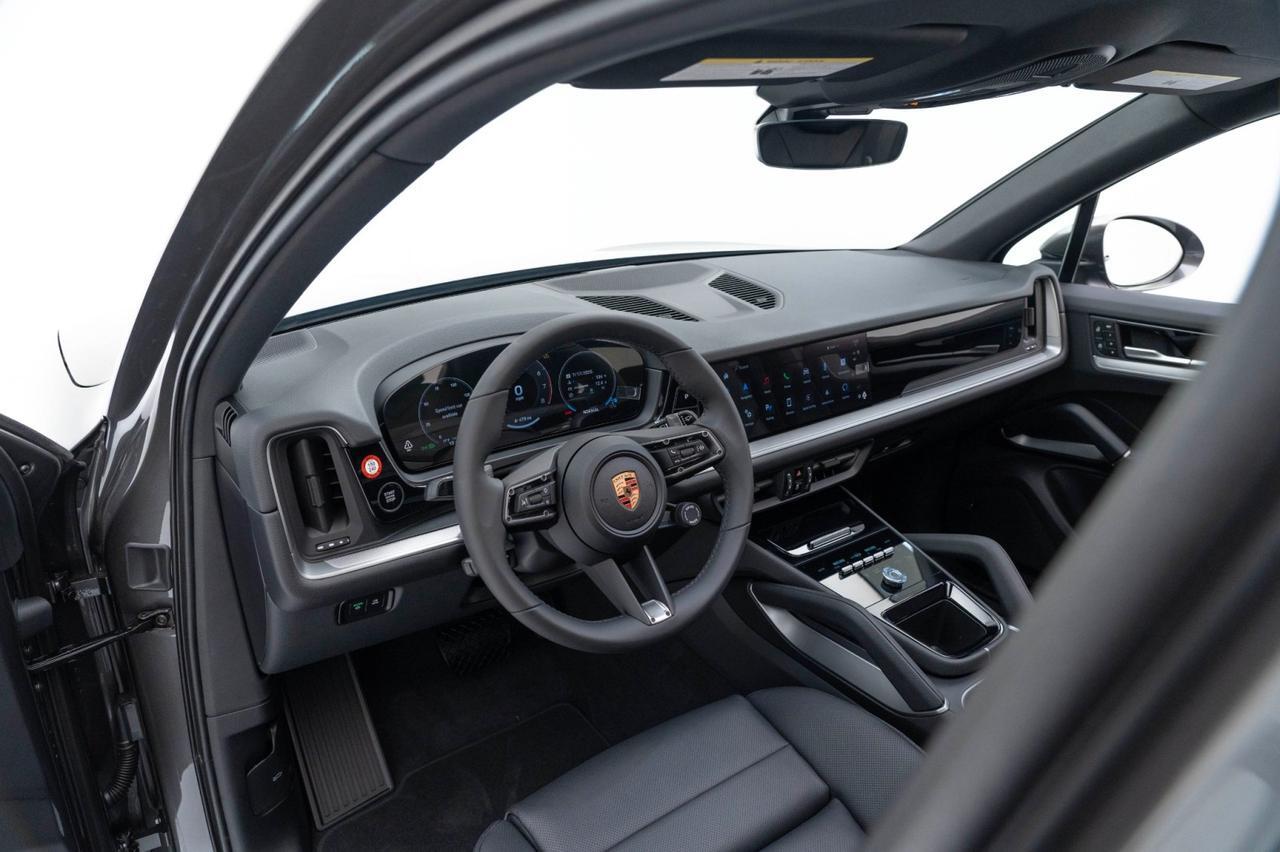 2025 Porsche Cayenne Pompano Beach FL