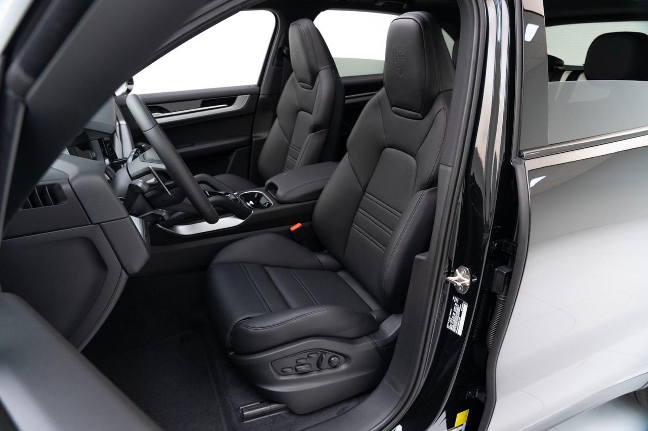 2025 Porsche Cayenne Pompano Beach FL