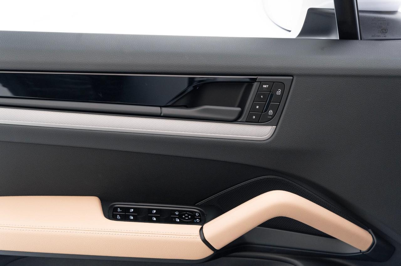 2025 Porsche Cayenne Pompano Beach FL