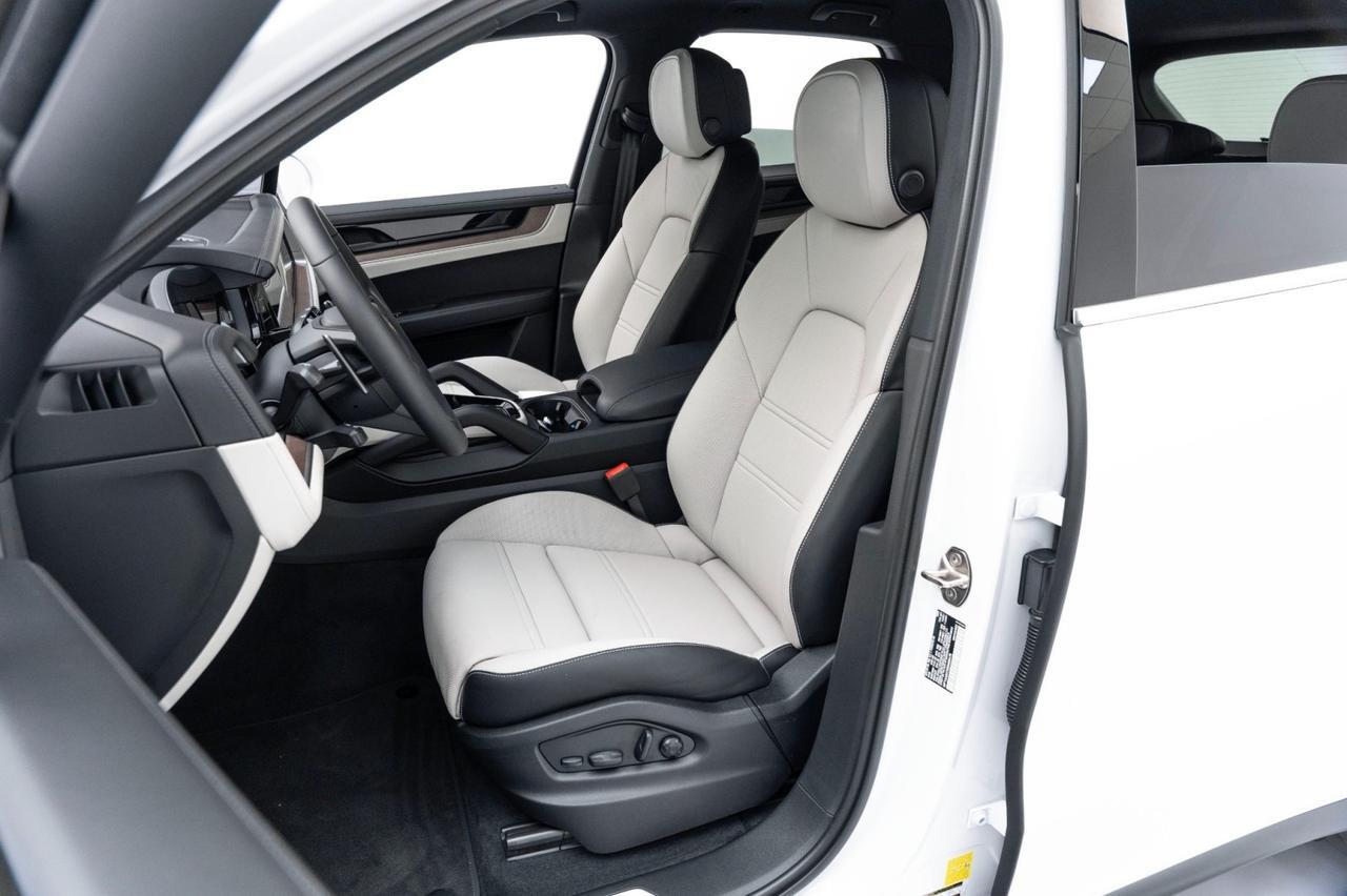 2025 Porsche Cayenne Pompano Beach FL