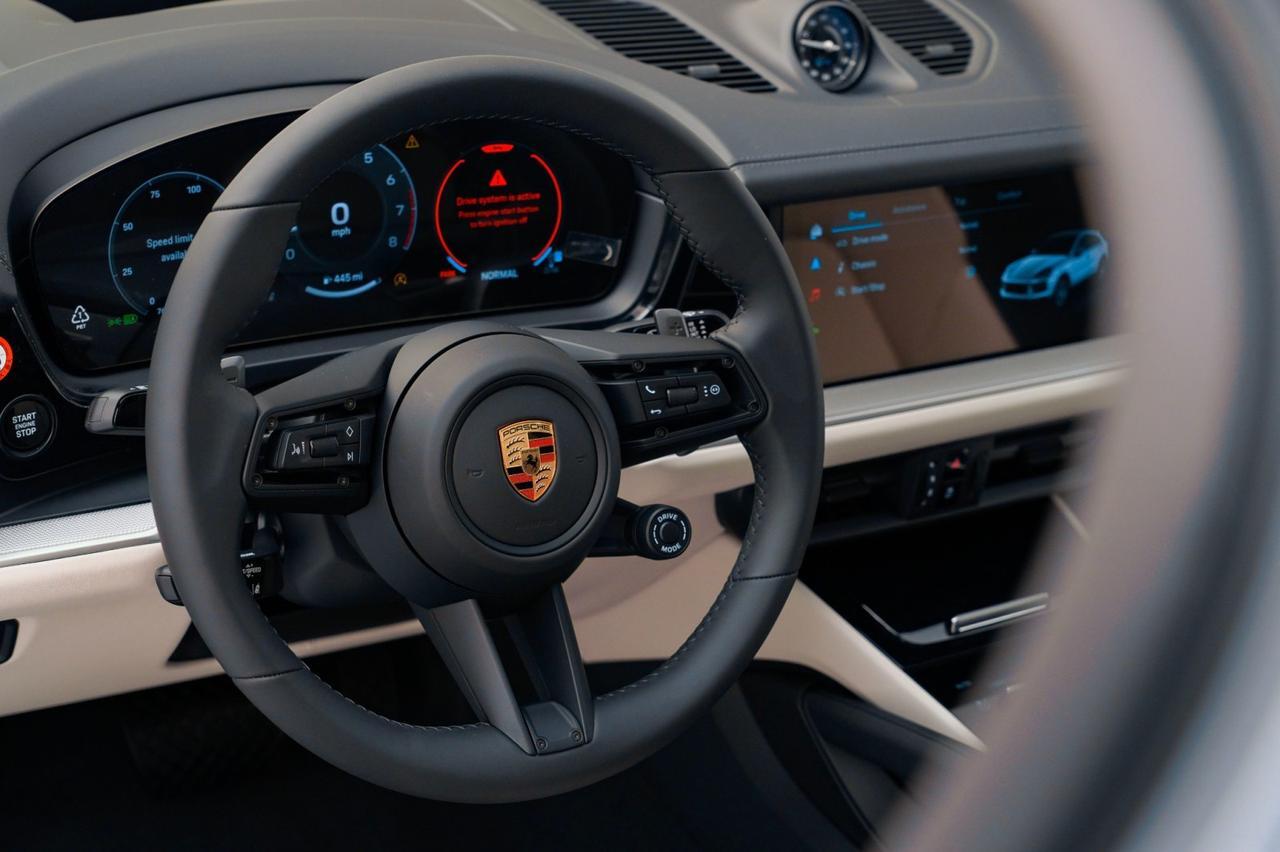 2025 Porsche Cayenne Pompano Beach FL