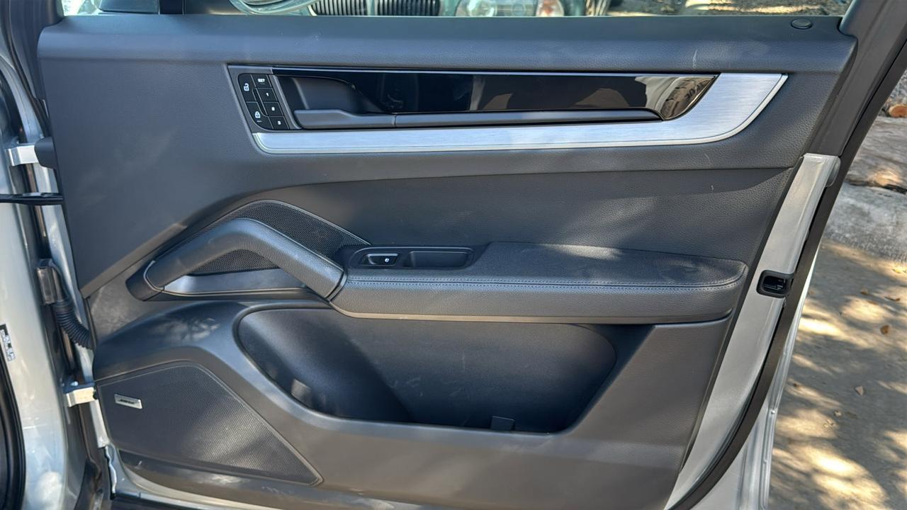 2025 Porsche Cayenne  Selma TX