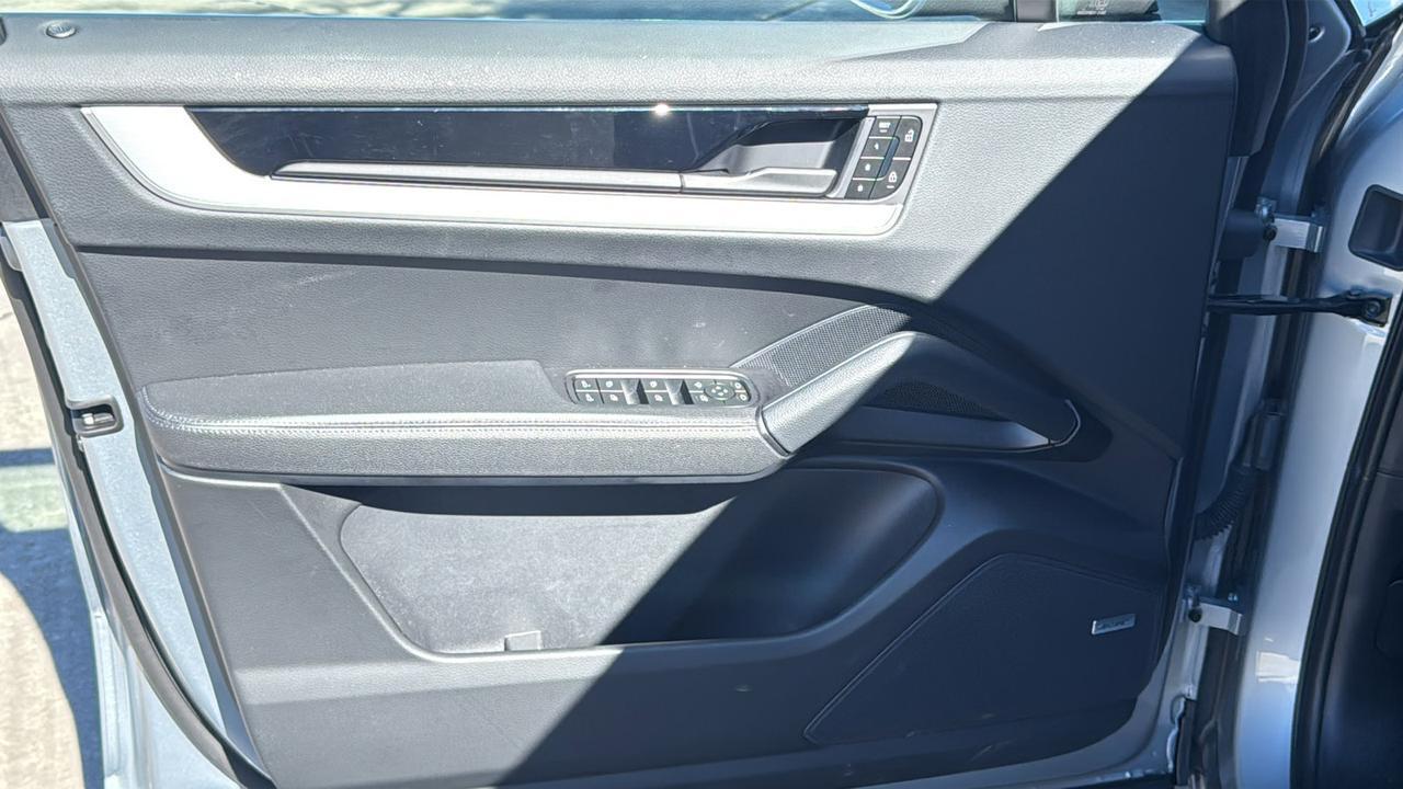 2025 Porsche Cayenne  Selma TX