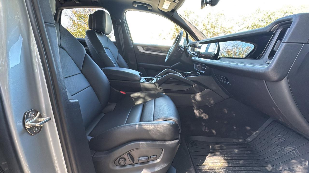 2025 Porsche Cayenne  Selma TX