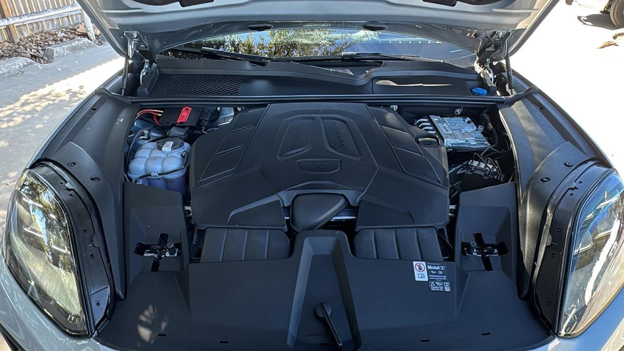 2025 Porsche Cayenne  Selma TX