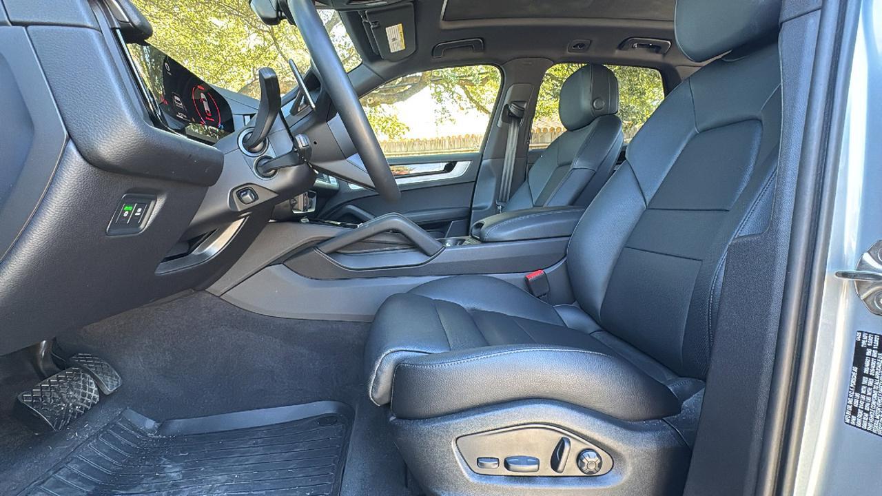 2025 Porsche Cayenne  Selma TX