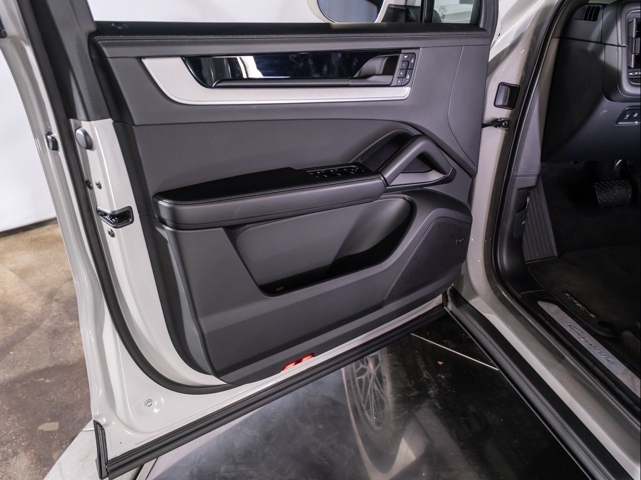 2025 Porsche Cayenne Santa Clarita CA