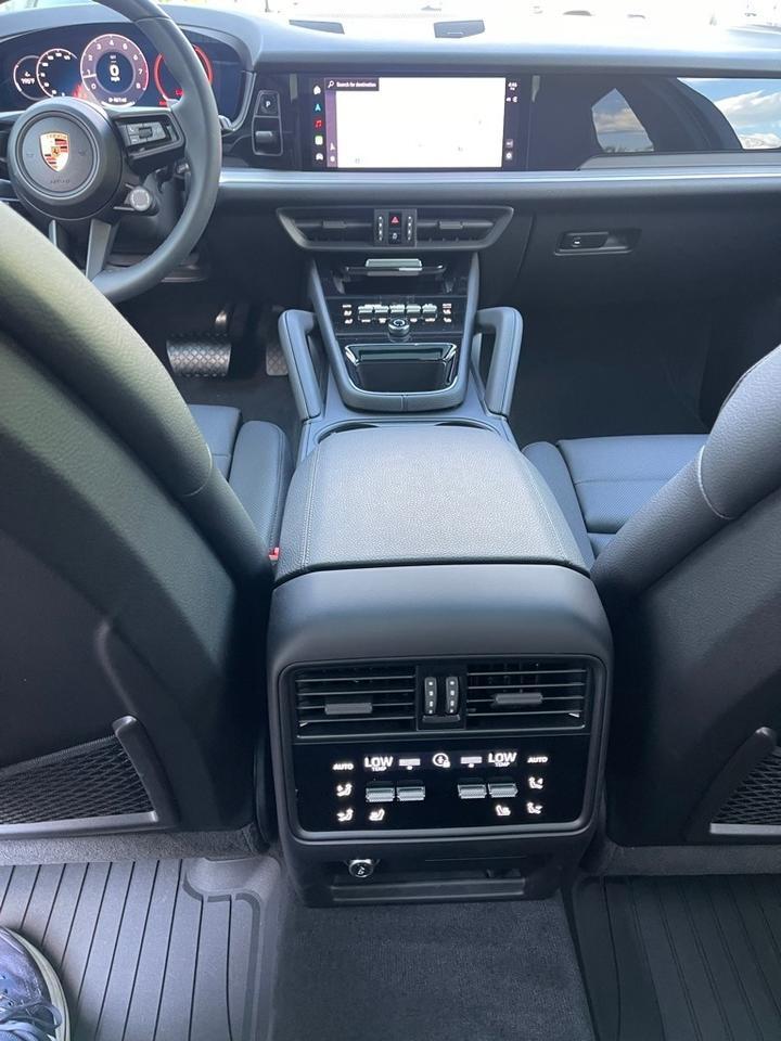 2025 Porsche Cayenne Base Orange MA