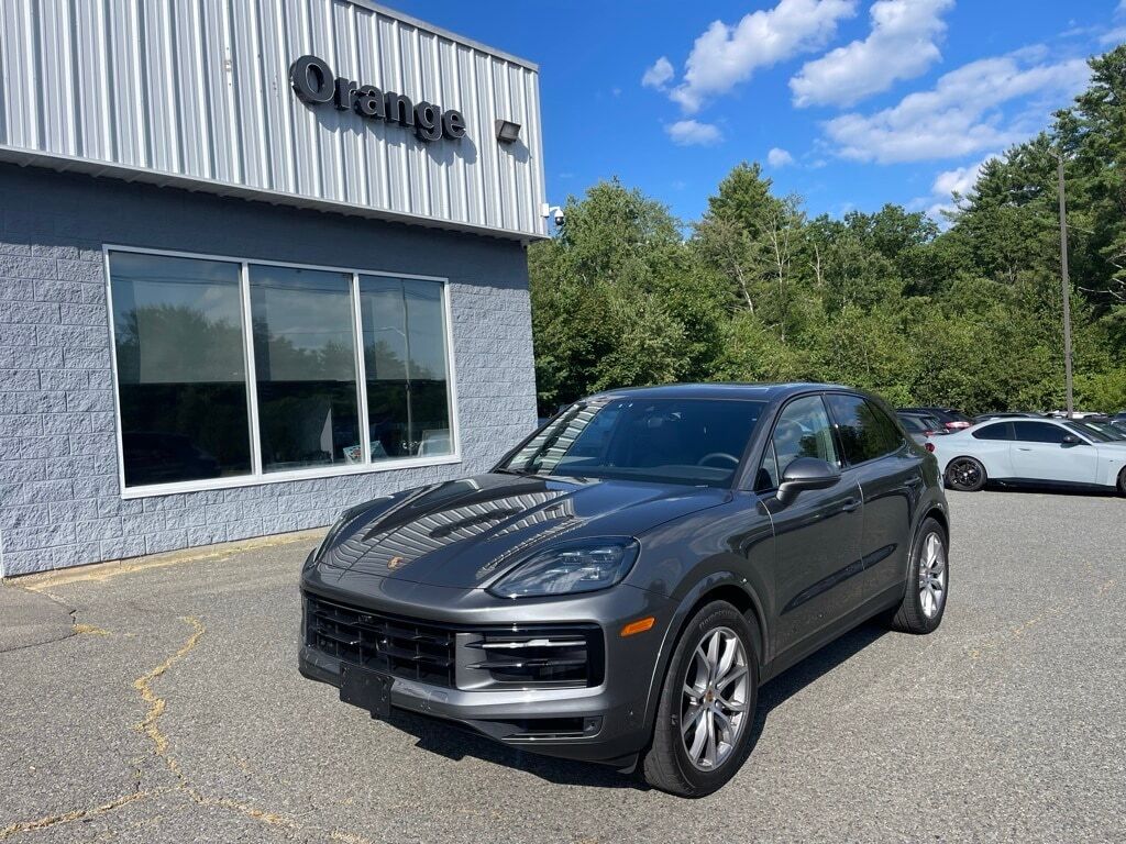 2025 Porsche Cayenne Base Orange MA