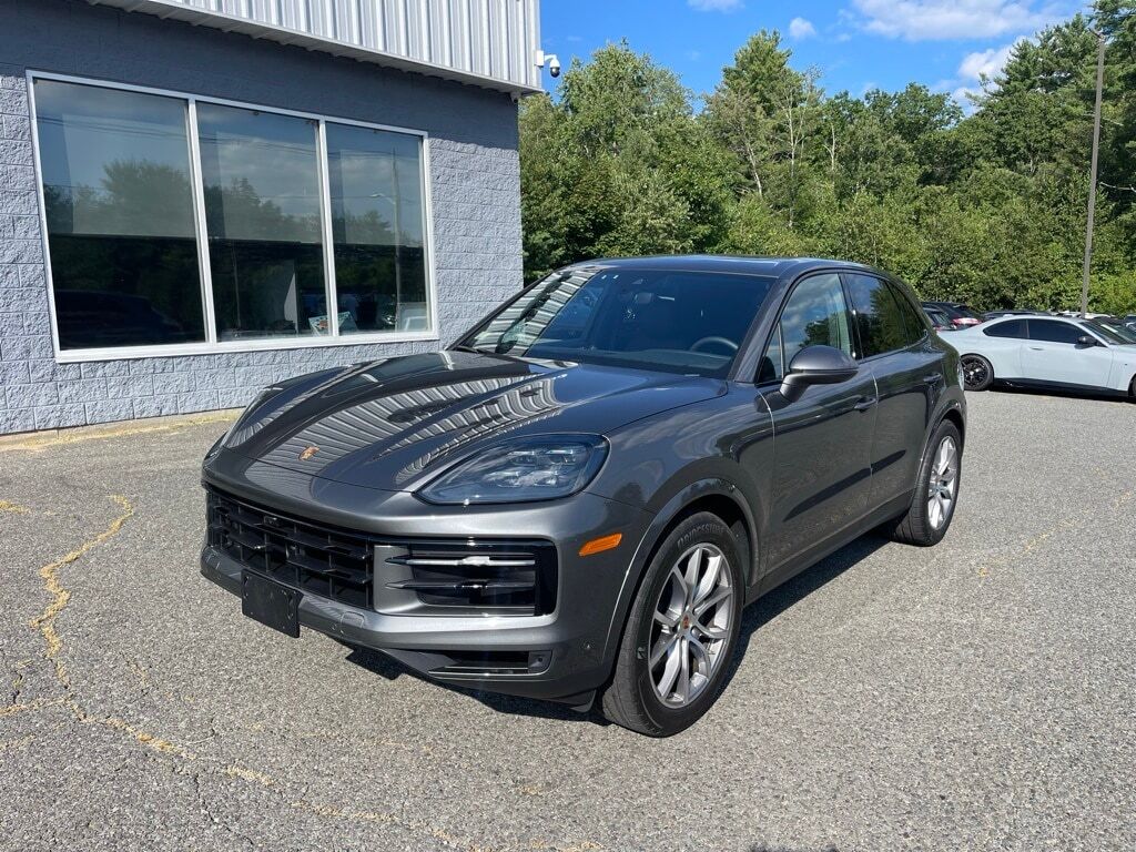 2025 Porsche Cayenne Base Orange MA