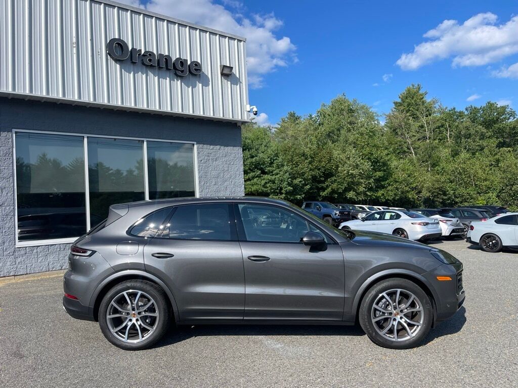 2025 Porsche Cayenne Base Orange MA