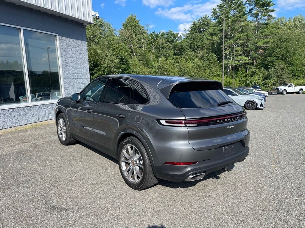2025 Porsche Cayenne Base Orange MA