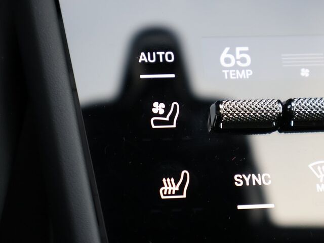 2025 Porsche Cayenne Coupe  Oshkosh WI