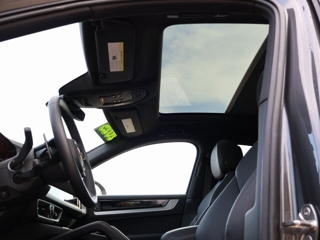 2025 Porsche Cayenne Coupe  Oshkosh WI