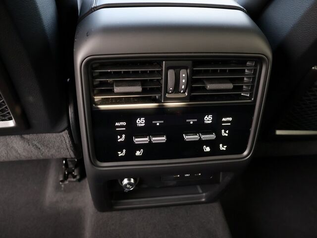 2025 Porsche Cayenne Coupe  Oshkosh WI