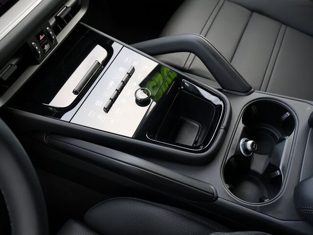 2025 Porsche Cayenne Coupe  Oshkosh WI