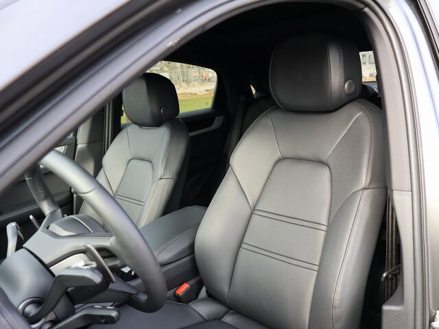 2025 Porsche Cayenne Coupe  Oshkosh WI