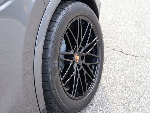 2025 Porsche Cayenne Coupe  Oshkosh WI