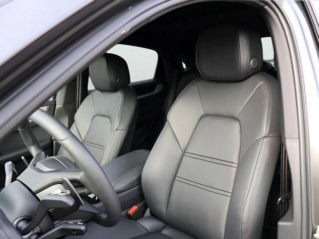 2025 Porsche Cayenne Coupe  Oshkosh WI