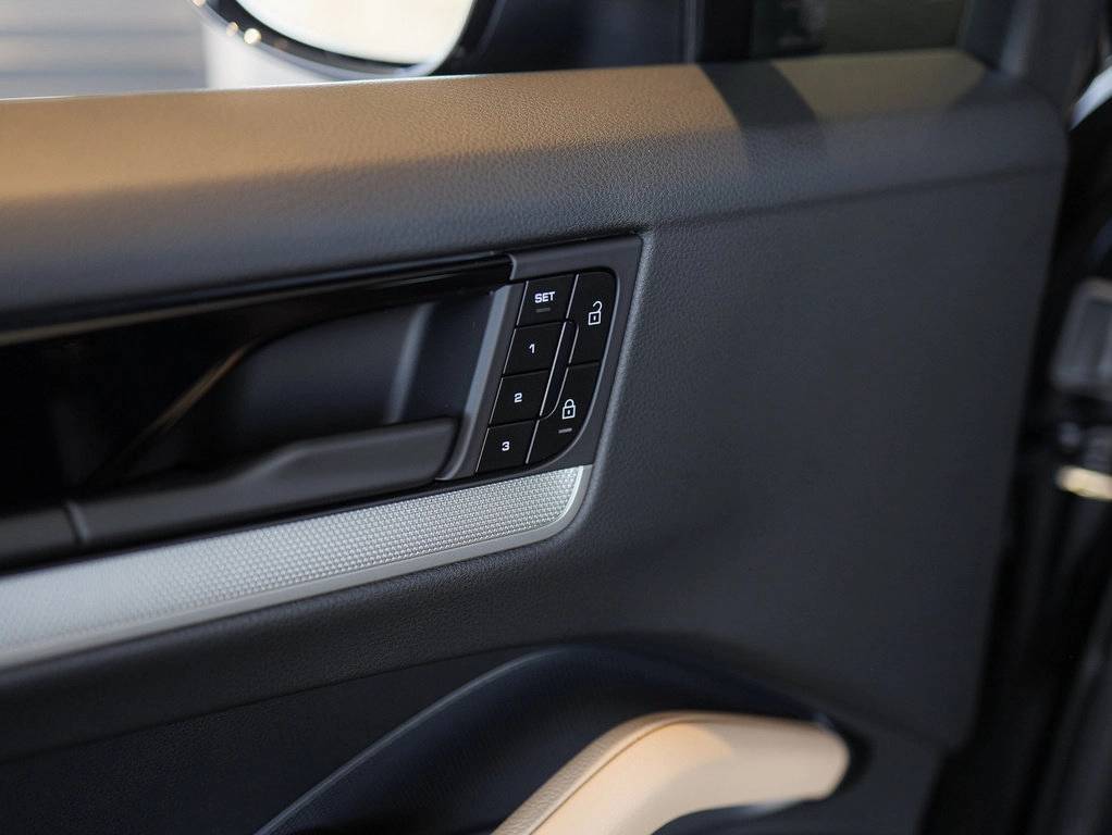 2025 Porsche Cayenne Coupe Bakersfield CA