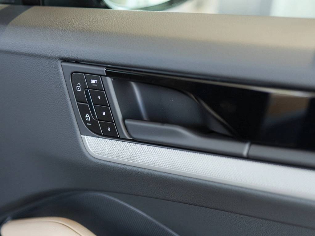 2025 Porsche Cayenne Coupe Bakersfield CA