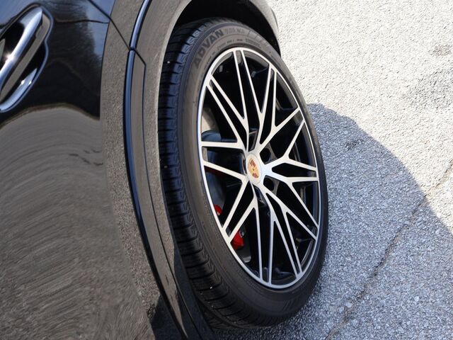 2025 Porsche Cayenne Coupe GTS Oshkosh WI