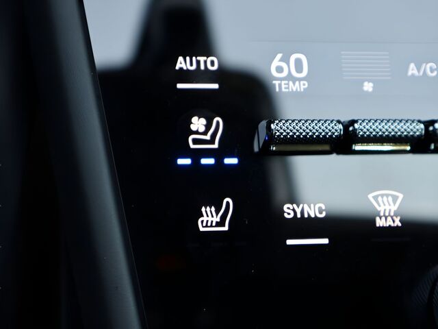 2025 Porsche Cayenne Coupe GTS Oshkosh WI