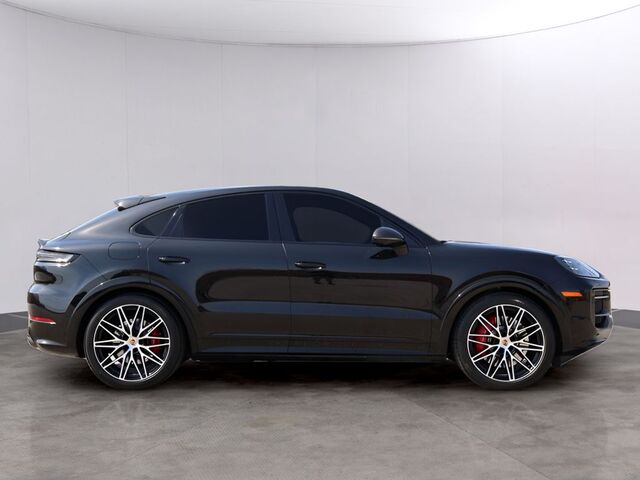2025 Porsche Cayenne Coupe GTS Oshkosh WI