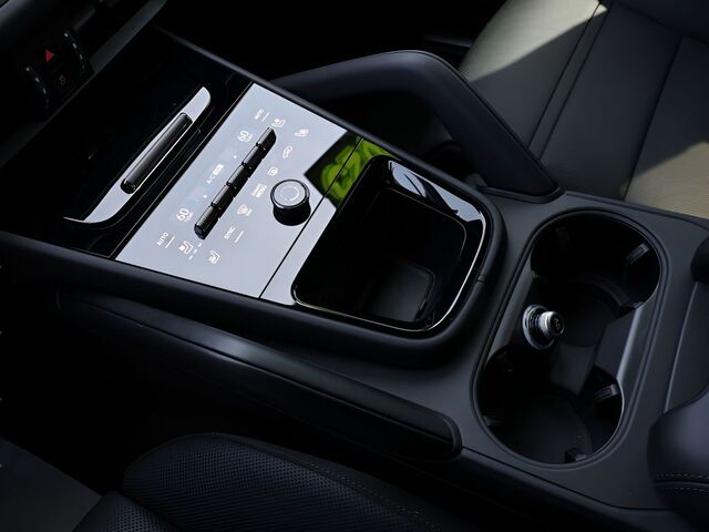 2025 Porsche Cayenne Coupe GTS Oshkosh WI