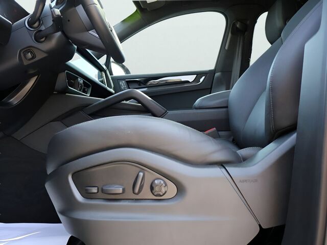 2025 Porsche Cayenne Coupe GTS Oshkosh WI